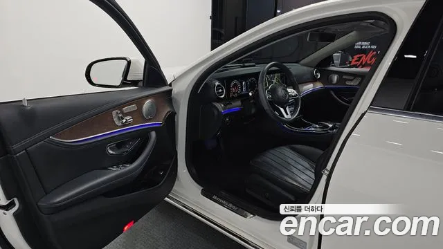 Mercedes-Benz E-Class 2019 — фото 13
