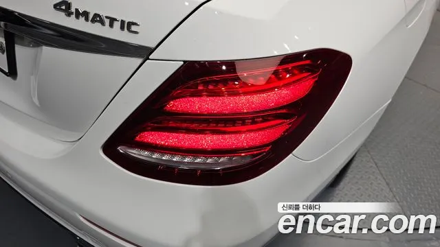 Mercedes-Benz E-Class 2019 — фото 9