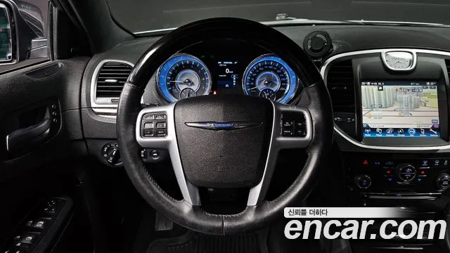 Chrysler 300C 2014 — фото 12