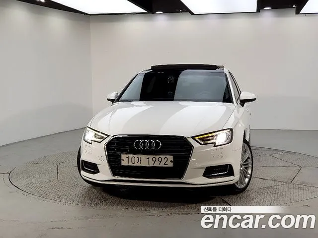Audi A3 2018 — фото 2