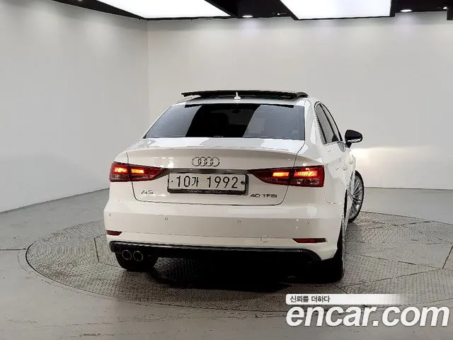 Audi A3 2018 — фото 3