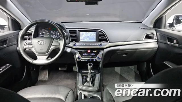 Hyundai AVANTE 2017 — фото 10