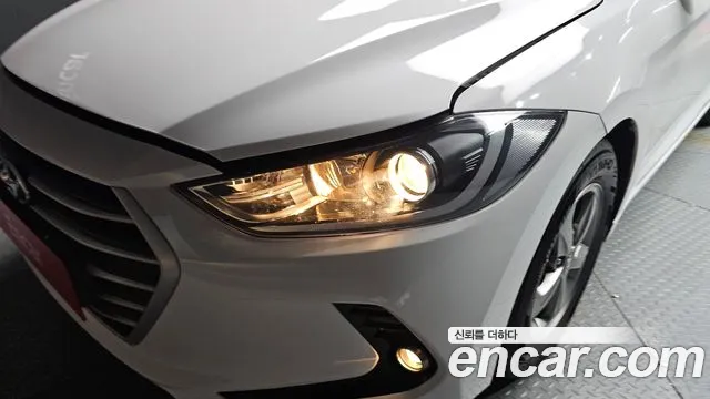 Hyundai AVANTE 2017 — фото 8