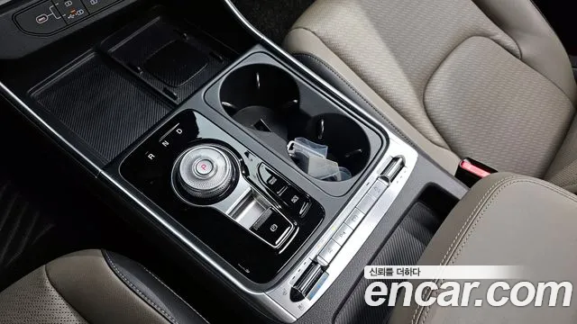 Kia Canival 2025 — фото 12