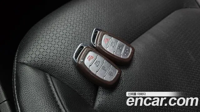 Hyundai AVANTE 2017 — фото 19