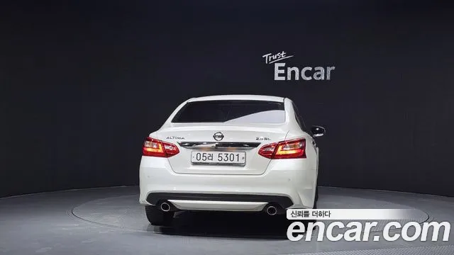 Nissan Altima 2017 — фото 4