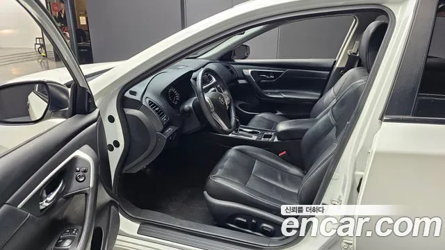 Nissan Altima 2017 — фото 13