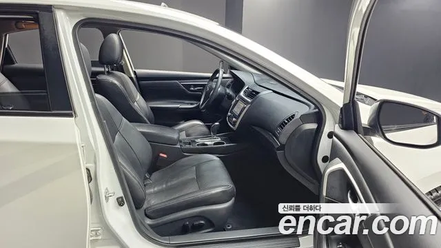 Nissan Altima 2017 — фото 17