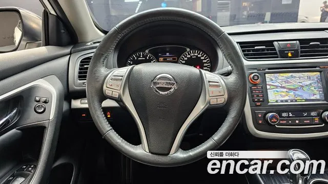 Nissan Altima 2017 — фото 19