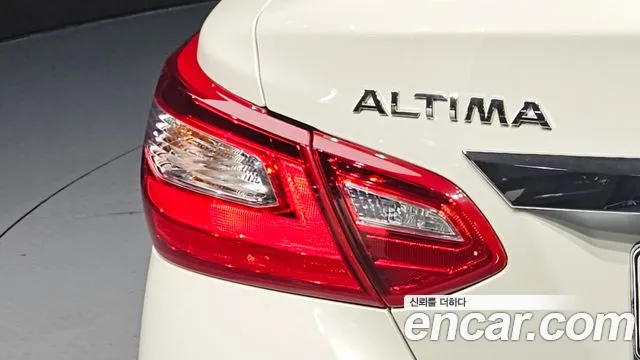 Nissan Altima 2017 — фото 9