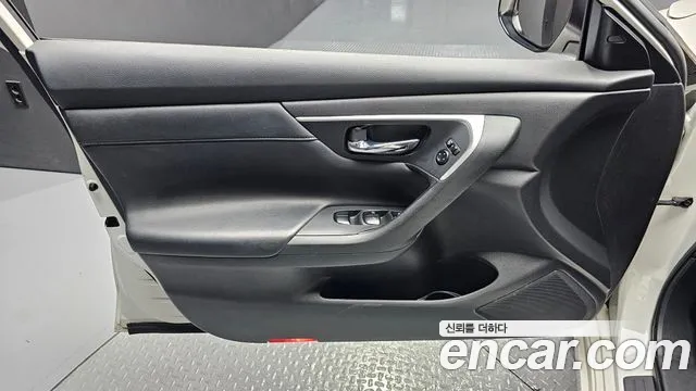 Nissan Altima 2017 — фото 14