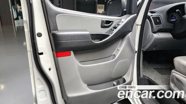 Hyundai Starex 2019 — фото 14