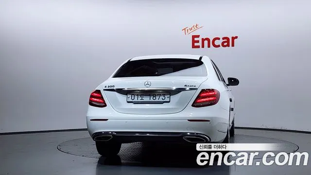Mercedes-Benz E-Class 2019 — фото 4