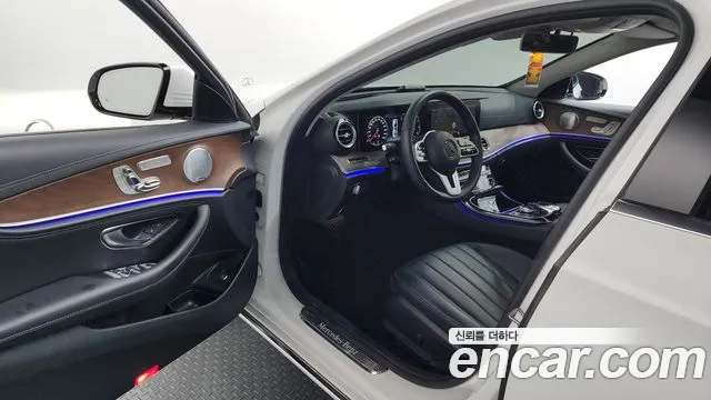 Mercedes-Benz E-Class 2019 — фото 10