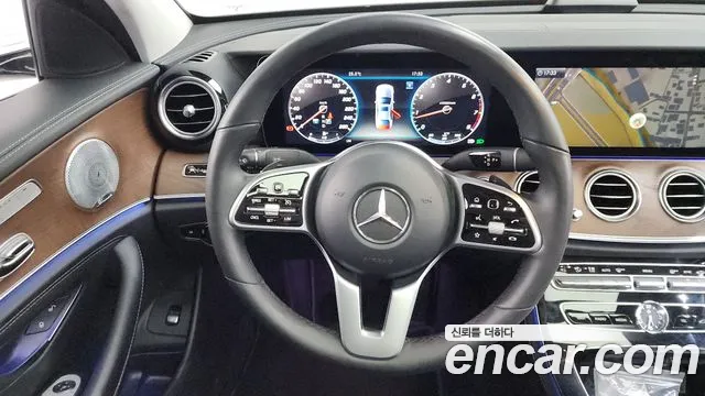 Mercedes-Benz E-Class 2019 — фото 13