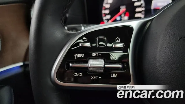 Mercedes-Benz E-Class 2019 — фото 16