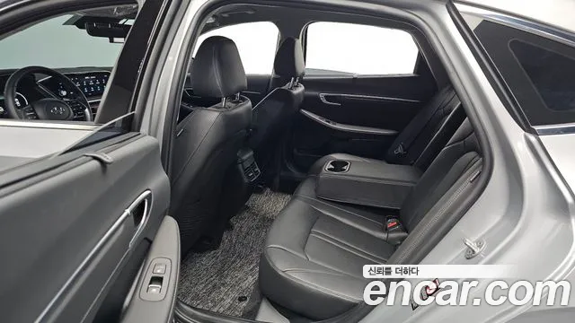 Hyundai Sonata 2023 — фото 17
