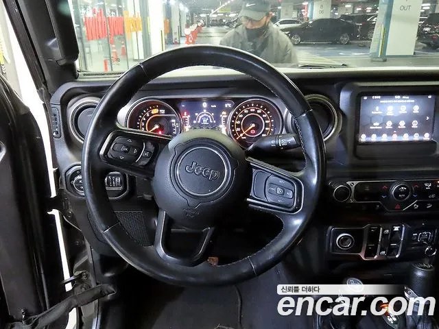 Jeep Wrangler 2018 — фото 8