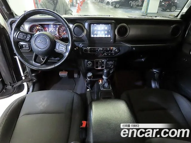 Jeep Wrangler 2018 — фото 10