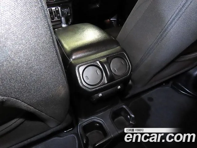 Jeep Wrangler 2018 — фото 17