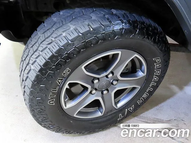 Jeep Wrangler 2018 — фото 20
