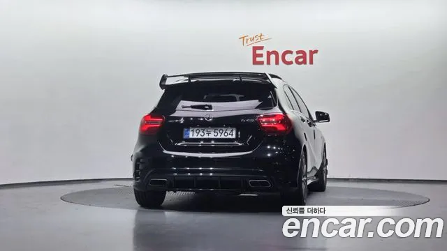 Mercedes-Benz A-Class 2017 — фото 3