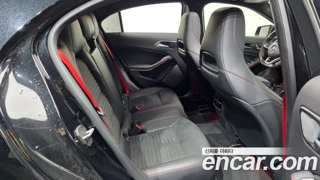 Mercedes-Benz A-Class 2017 — фото 17