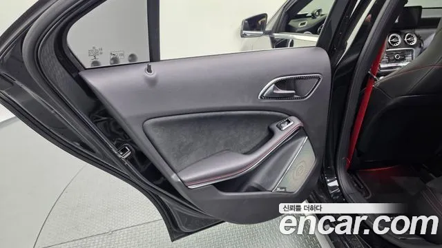 Mercedes-Benz A-Class 2017 — фото 14