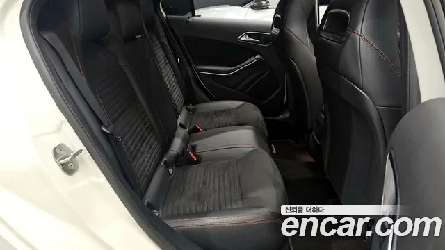 Mercedes-Benz A-Class 2018 — фото 17