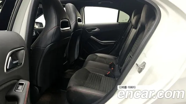 Mercedes-Benz A-Class 2018 — фото 18