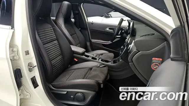 Mercedes-Benz A-Class 2018 — фото 16