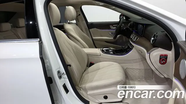 Mercedes-Benz E-Class 2019 — фото 17