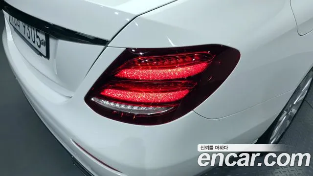 Mercedes-Benz E-Class 2019 — фото 9