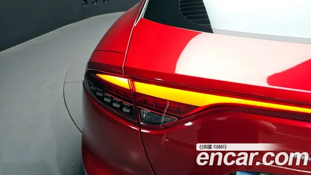 Kia Stinger 2021 — фото 9