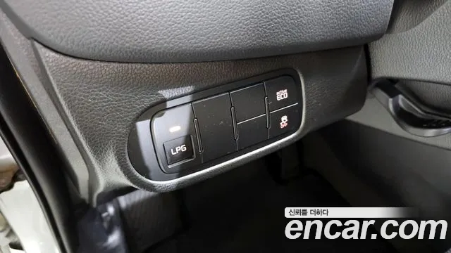 Kia Carens 2014 — фото 18