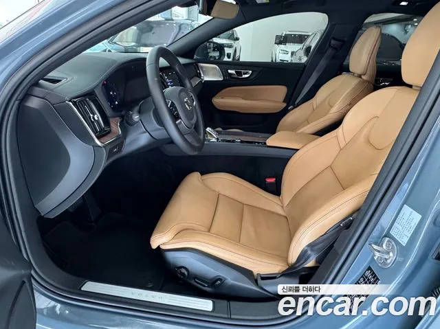 Volvo S60 2023 — фото 10