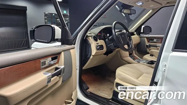 Land Rover Discovery 2016 — фото 10