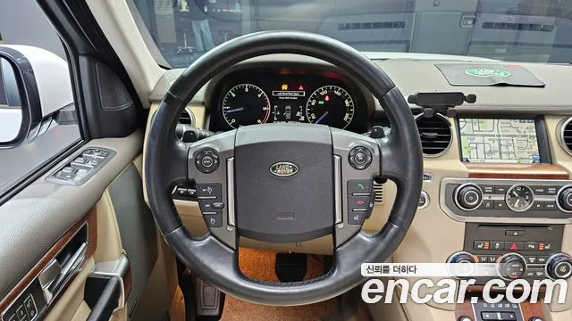 Land Rover Discovery 2016 — фото 12