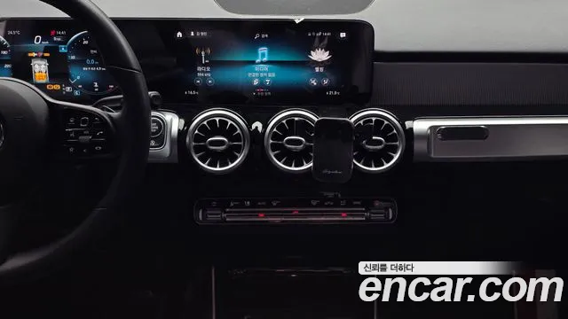Mercedes-Benz GLB-Class 2021 — фото 20