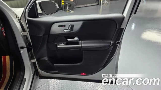 Mercedes-Benz GLB-Class 2021 — фото 14