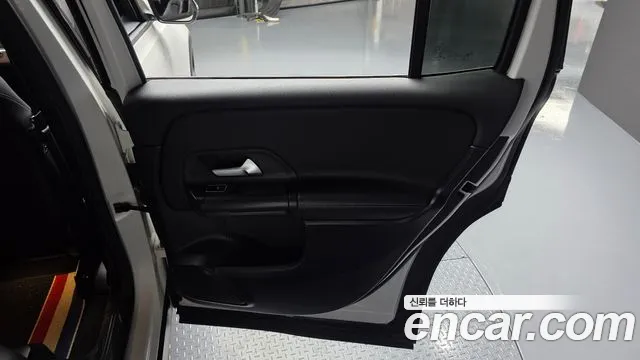 Mercedes-Benz GLB-Class 2021 — фото 15