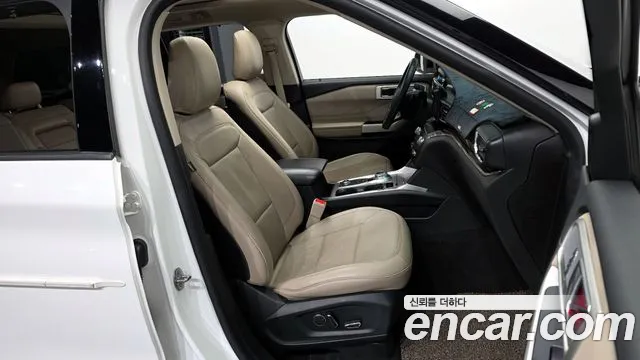 Ford Explorer 2020 — фото 17