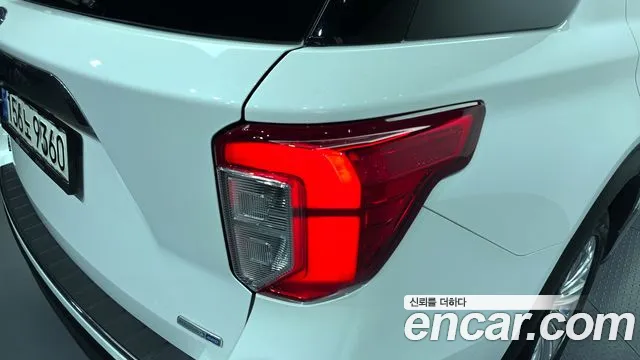 Ford Explorer 2020 — фото 9
