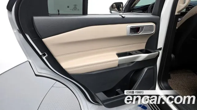 Ford Explorer 2020 — фото 15