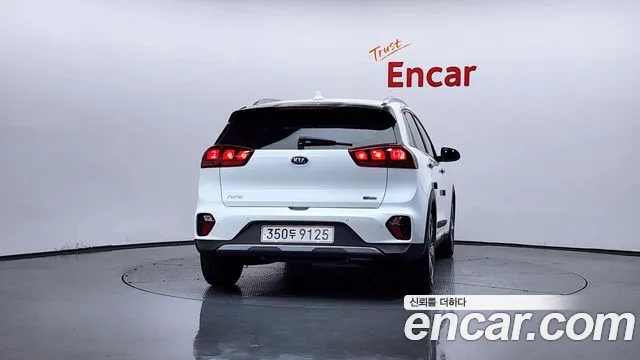 Kia Niro 2021 — фото 4