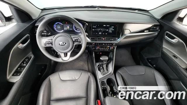 Kia Niro 2021 — фото 10