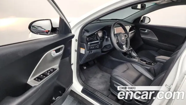 Kia Niro 2021 — фото 13