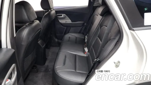 Kia Niro 2021 — фото 17