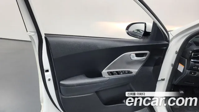 Kia Niro 2021 — фото 14