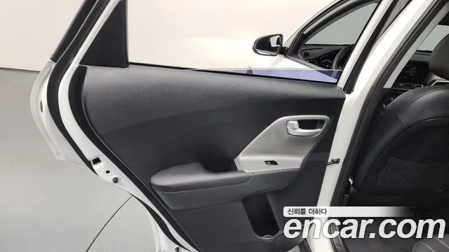 Kia Niro 2021 — фото 15